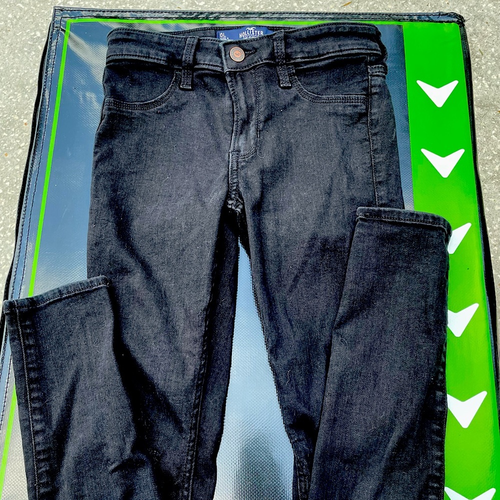 Hollister black ripped skinny jeans